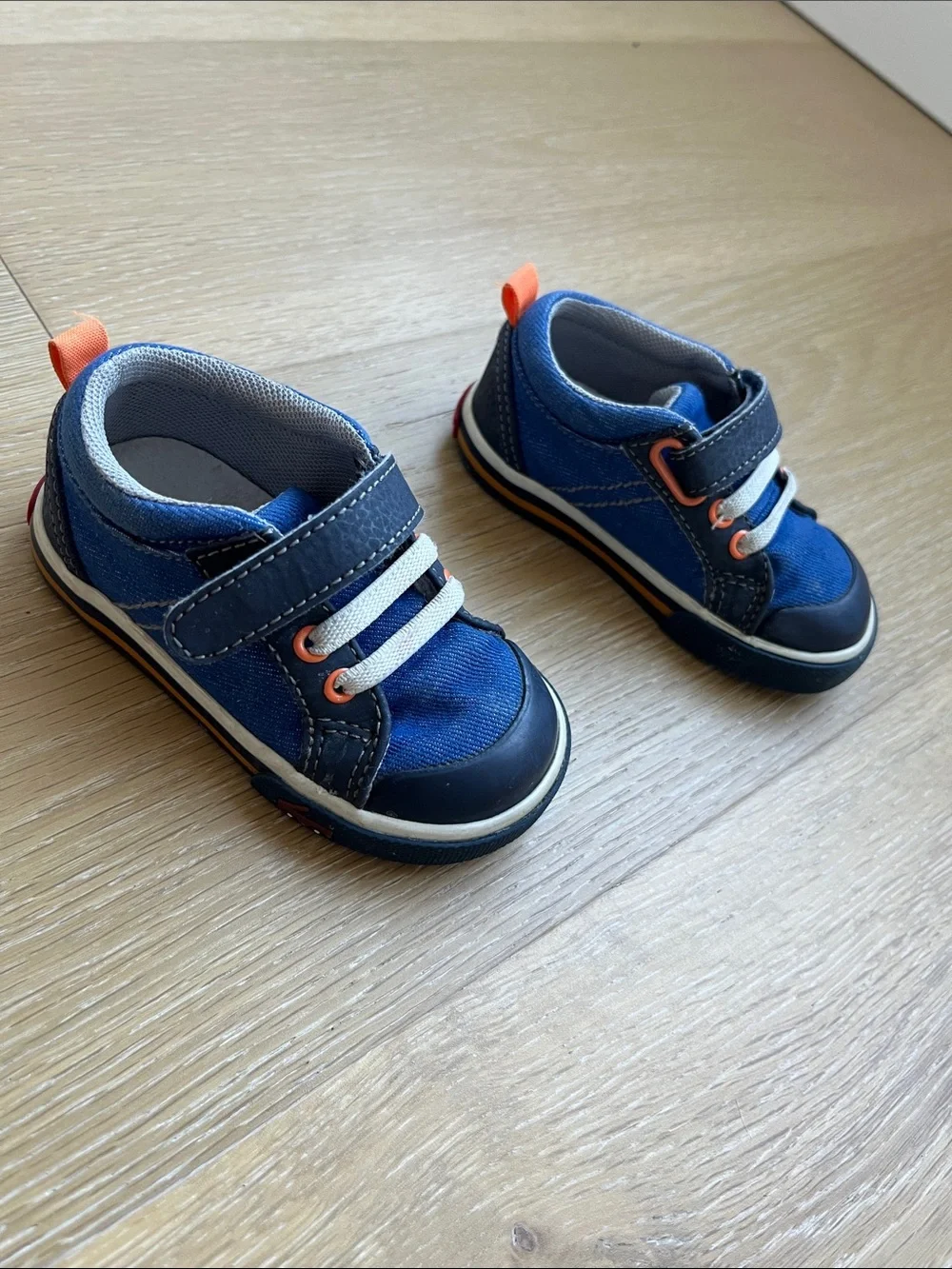 See Kai Run Navy Blue & Orange Toddler Sneakers - size 5